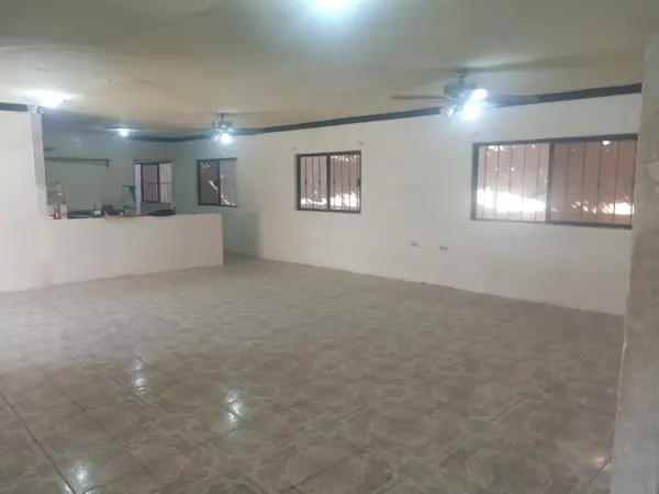 Casa de 1 PISO en ESQUINA a la Venta en Ampliación la Rosita, Torreón