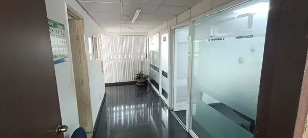 Edificio en Venta en Santa Cecilia con 16 Oficinas y Área de Laboratorio