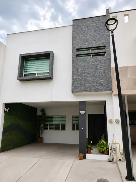 Casa amueblada en renta Residencial la Huasteca (Santa Catarina)