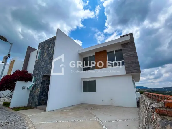 CASA RESIDENCIAL EN HARAS DEL BOSQUE