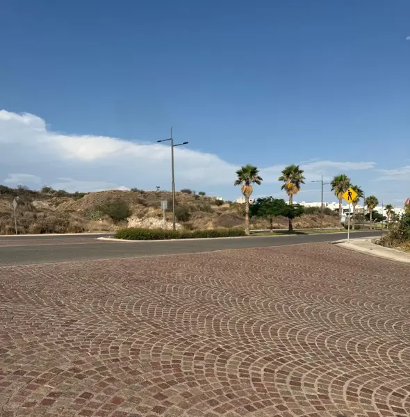 Terreno en venta en Lomas de Juriquilla | Esquina y superficie plana