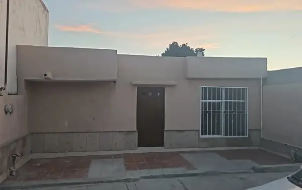 Casa en Venta en Bugambilias, Gómez Palacio: Excelente Ubicación Habitacional
