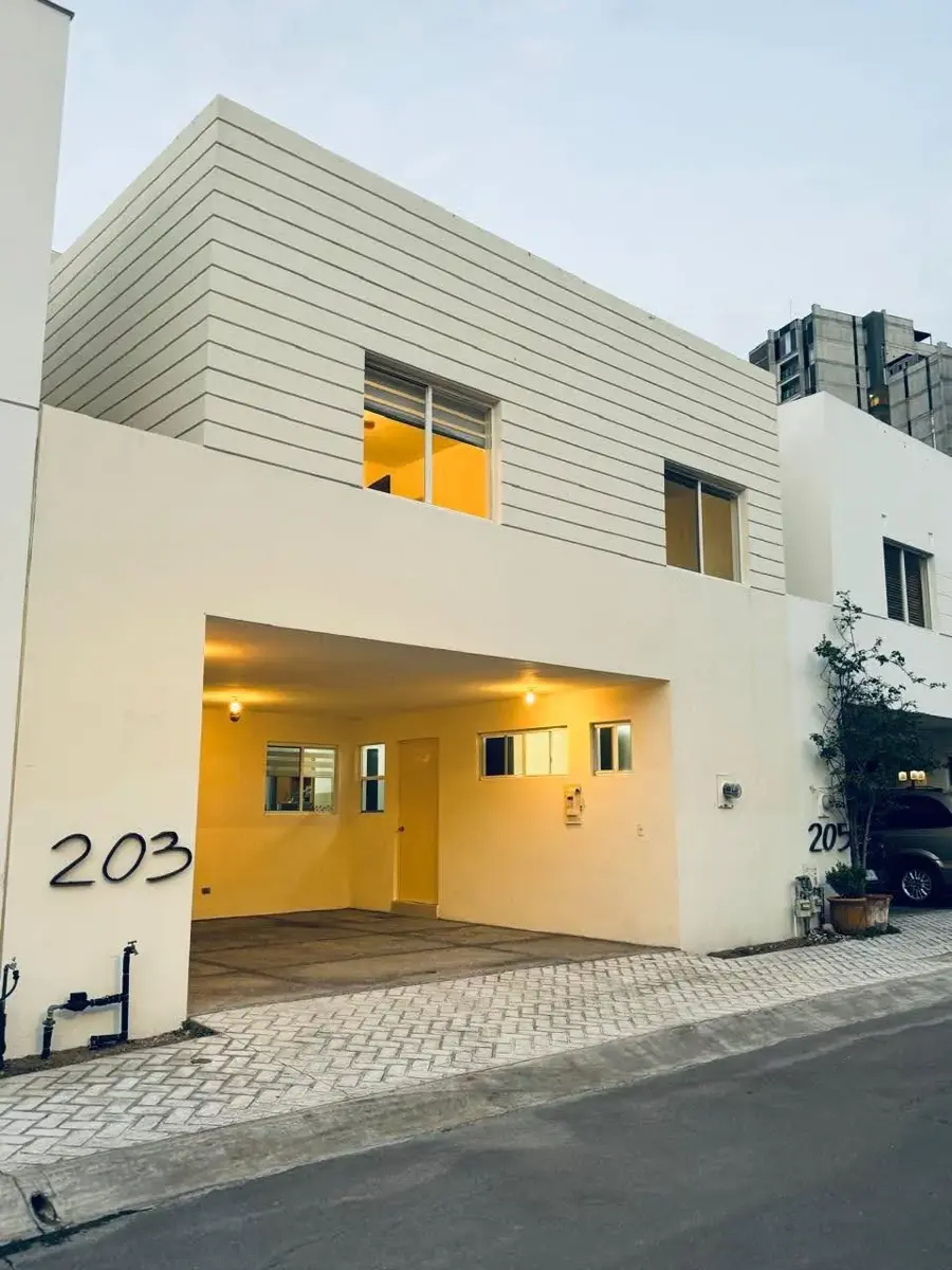 CASA EN VENTA EN SANTA CATARINA CASA EN VENTA EN SANTA CATARINA
