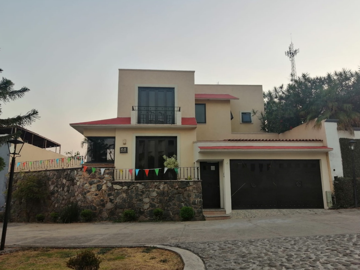Casa en venta en Lomas de Tzompantle, Cuernavaca — foto 1 de 14