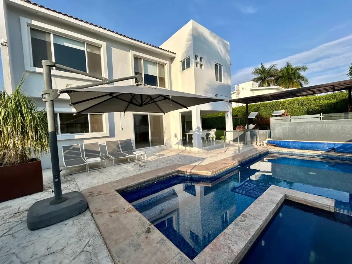 Casa en venta en Lomas de Cocoyoc, Atlatlahucan — foto 1 de 21