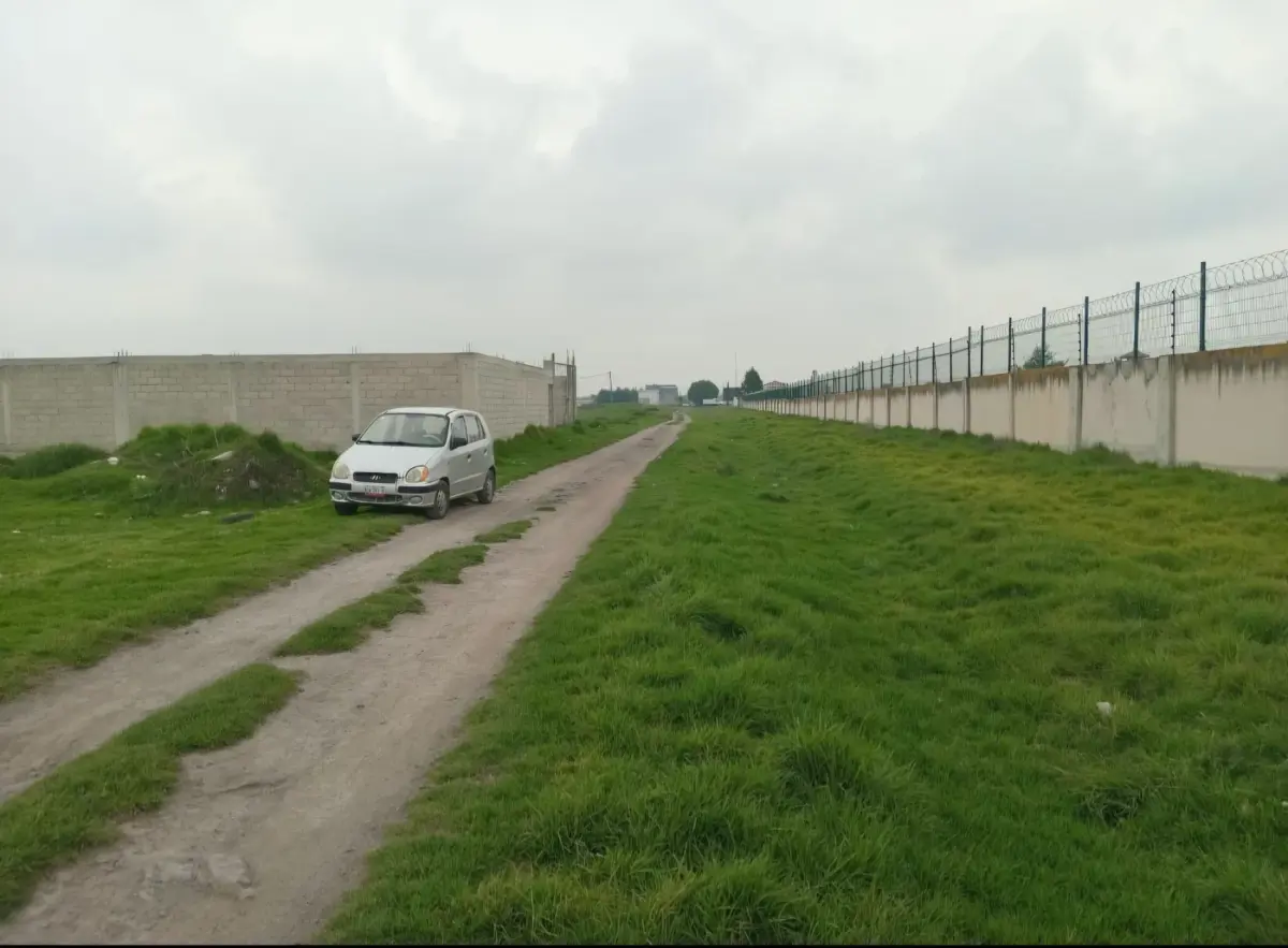 Terreno en venta en San Miguel Totocuitlapilco, Metepec — foto 1 de 2