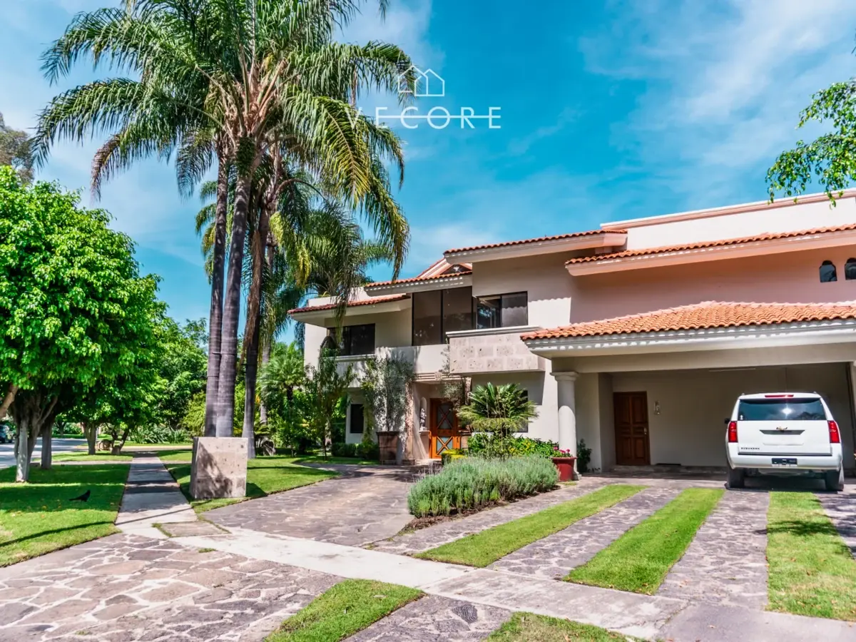 Casa en venta en Valle Real, Zapopan — foto 1 de 32