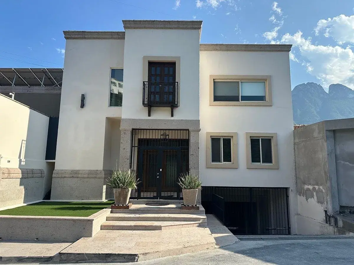 Casa en venta en Los Colorines, San Pedro Garza García — foto 1 de 25