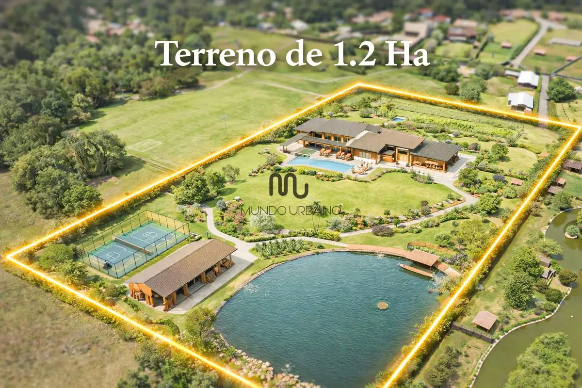 Casa en venta en Avandaro, Valle de Bravo — foto 1 de 10