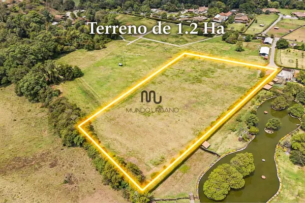 Casa en venta en Avandaro, Valle de Bravo — foto 2 de 10