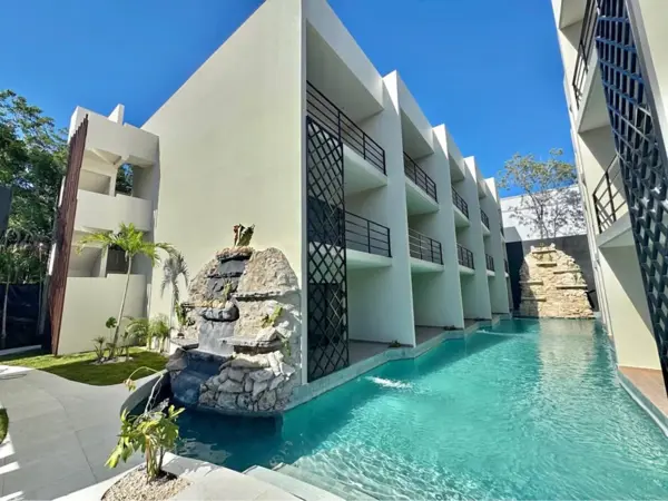 Departamento en venta en Tulum, Quintana Roo - Con balcón y vista al agua