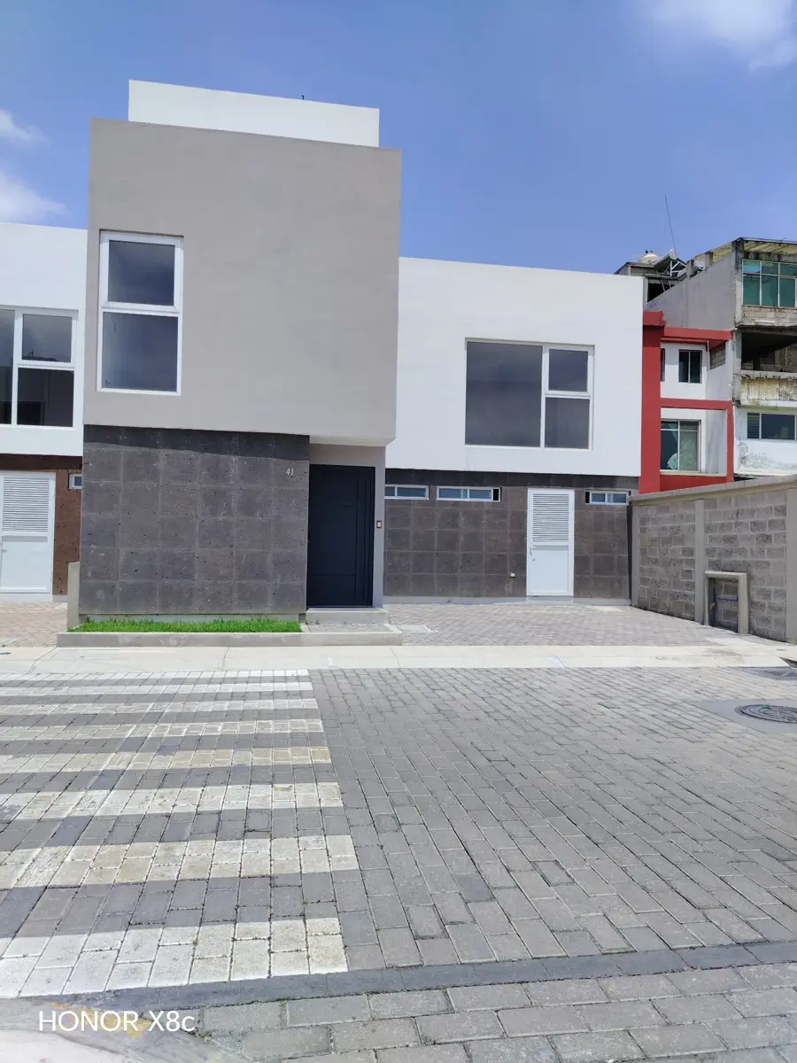 Casa en venta en Jesus Jimenez Gallardo, Metepec — foto 1 de 14