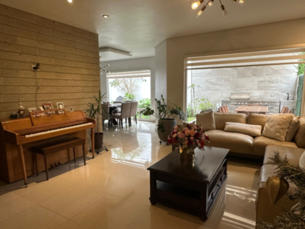 Casa en venta en La Rioja Privada Residencial, Monterrey — foto 3 de 8