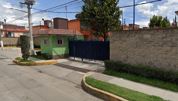 Casa en venta en Club Jardin, Toluca — foto 2 de 13