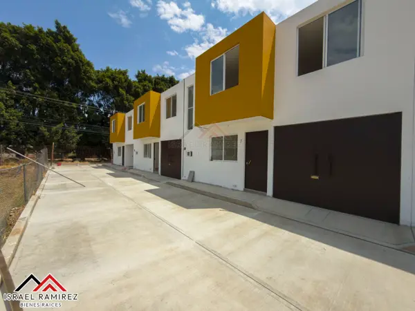 Casa en Venta en Comunidad Cerrada en Santa María Atzompa, Oaxaca