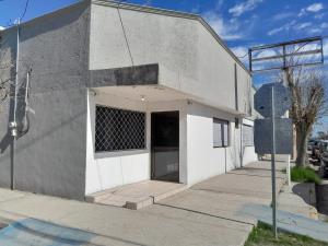 Renta de Local Comercial en Sabinas Centro: Ubicación Estratégica