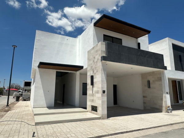 Casa en VENTA primer sector de Viñedos, Torreón