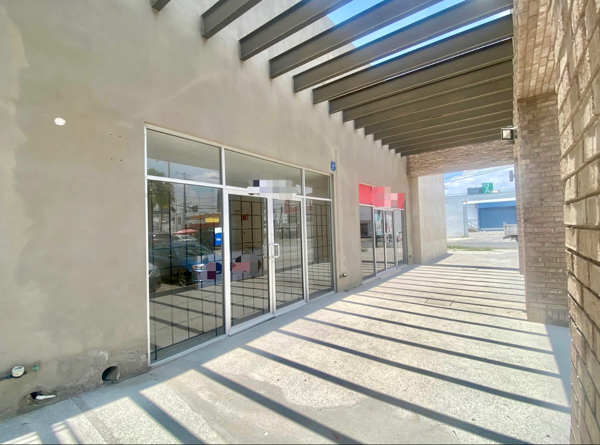 Local de 100m2 en plaza comercial céntrica