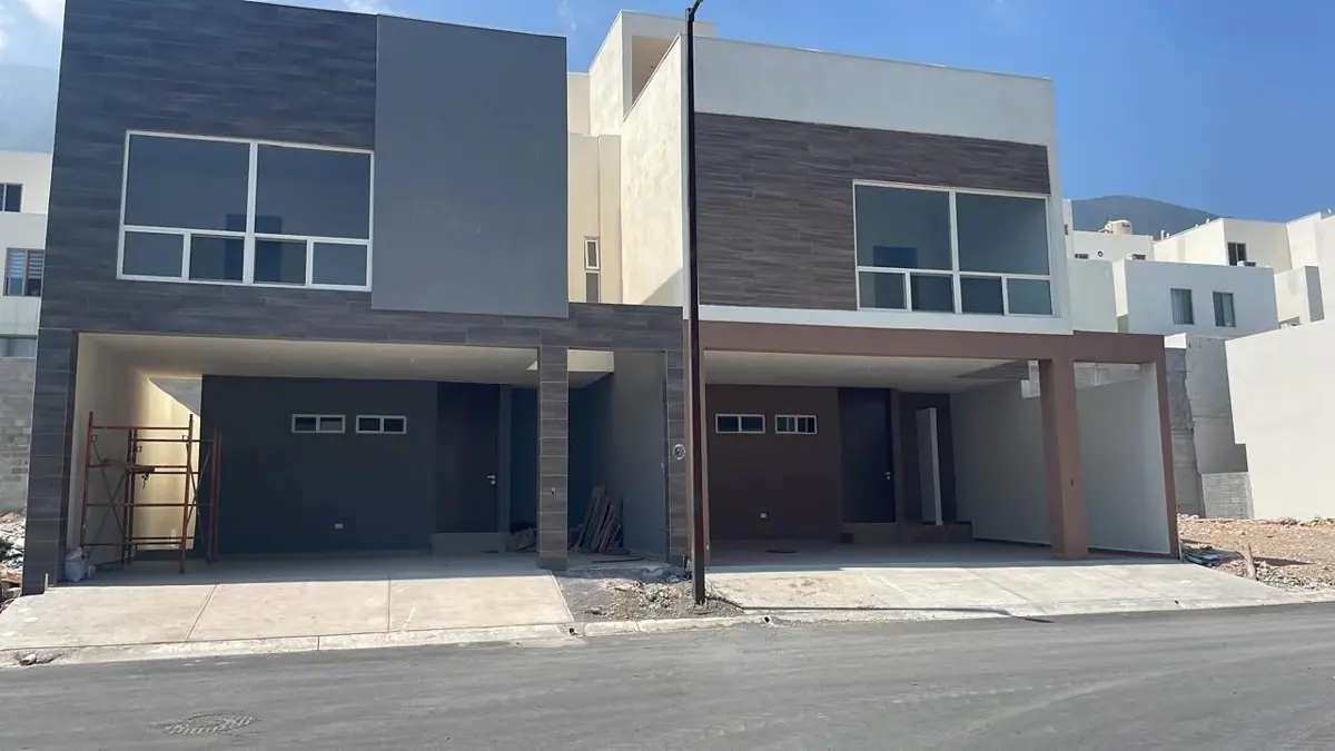 Casa en venta en Cumbres Renacimiento, Monterrey — foto 1 de 10