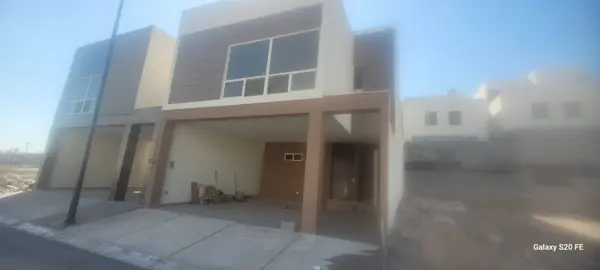 Casa en venta en Cumbres Renacimiento, Monterrey — foto 2 de 10