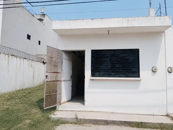 Amplio terreno en Brisas del Carrizal con construcción