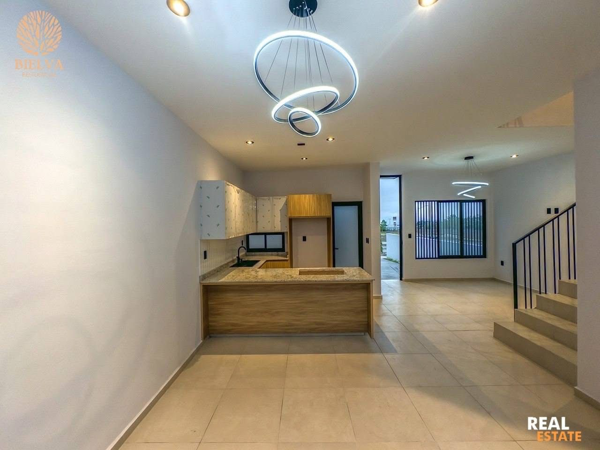 Casa en venta en Montellano, Villa de Álvarez — foto 3 de 15