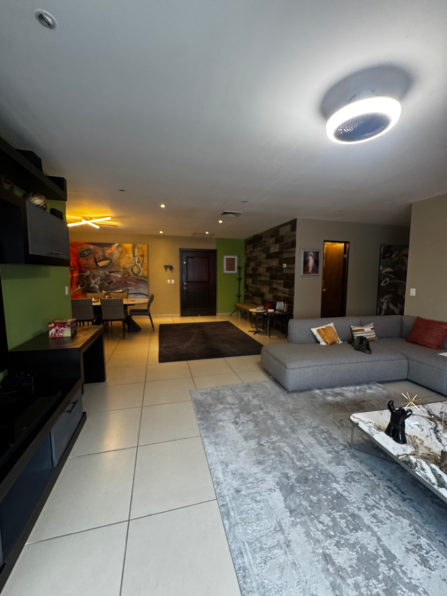 Departamento en venta en Del Valle, San Pedro Garza García — foto 1 de 17