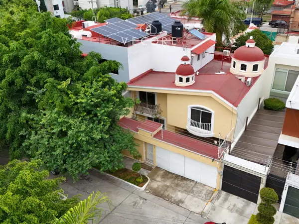 CASA EN VENTA EN LOMAS ALTAS, ZAPOPAN