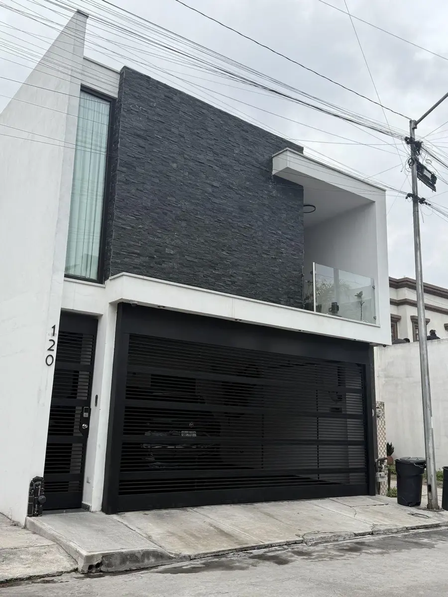 Casa en venta en Bosques del Oriente, Guadalupe — foto 1 de 19