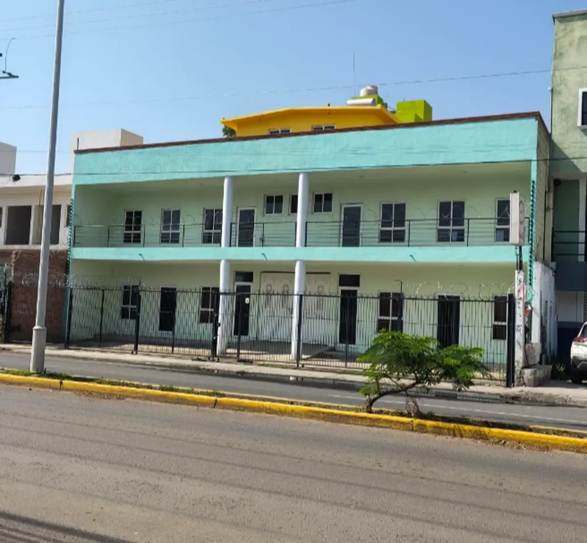 Edificio en renta en Granjas Banthi, San Juan del Río — foto 1 de 17