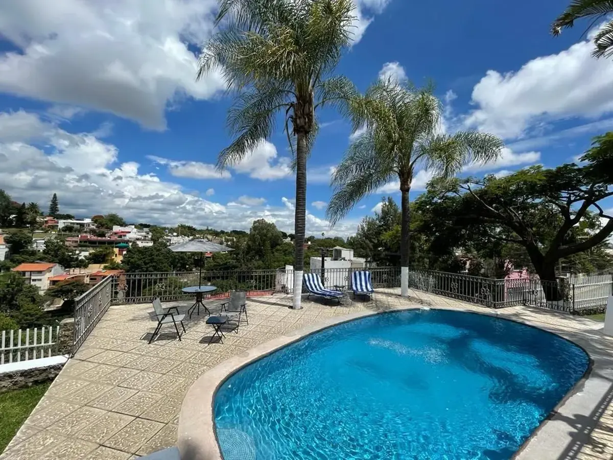 Casa en venta en Lomas de Coyuca, Cuernavaca — foto 1 de 18