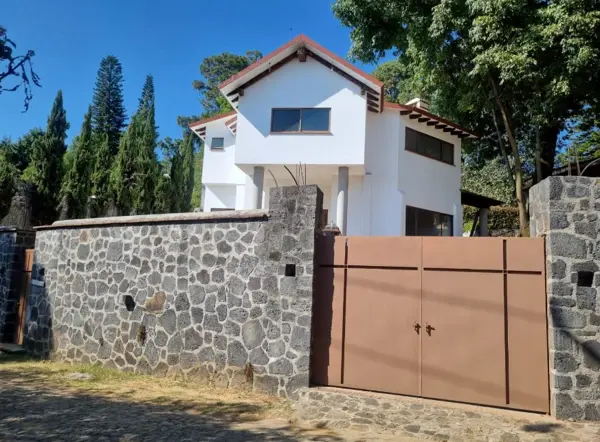 Casa en venta en Del Bosque, Cuernavaca — foto 2 de 3