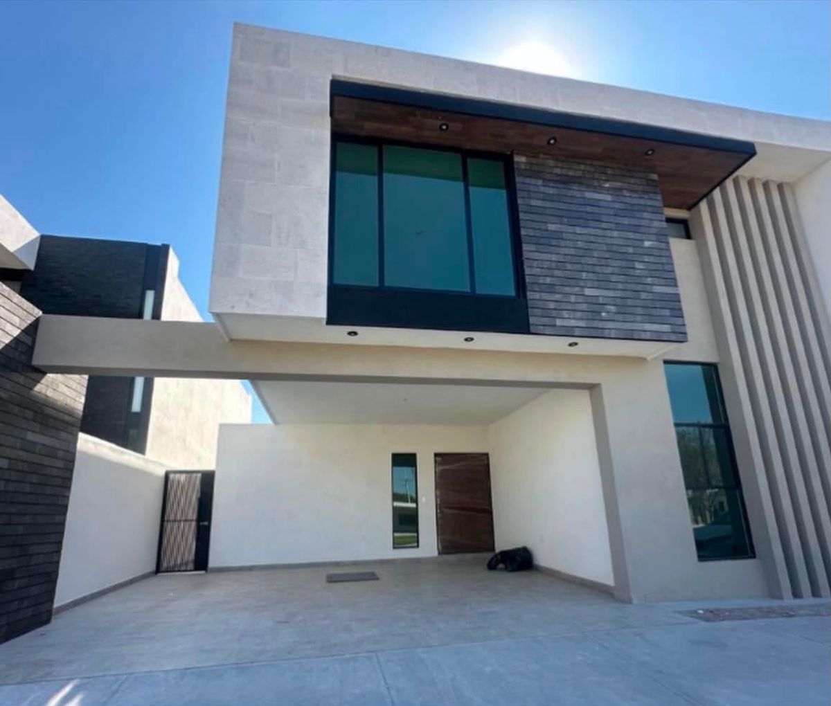 Casa en venta en Rincón de Alcántara, Saltillo — foto 1 de 23