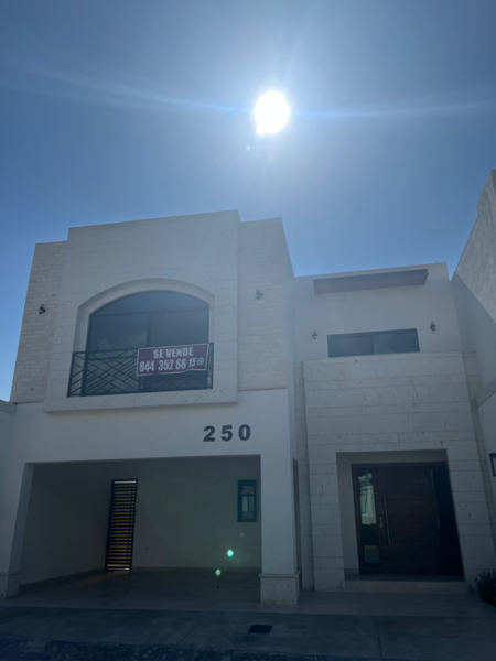 Casa en venta en Rincón de los Encinos, Saltillo — foto 2 de 18