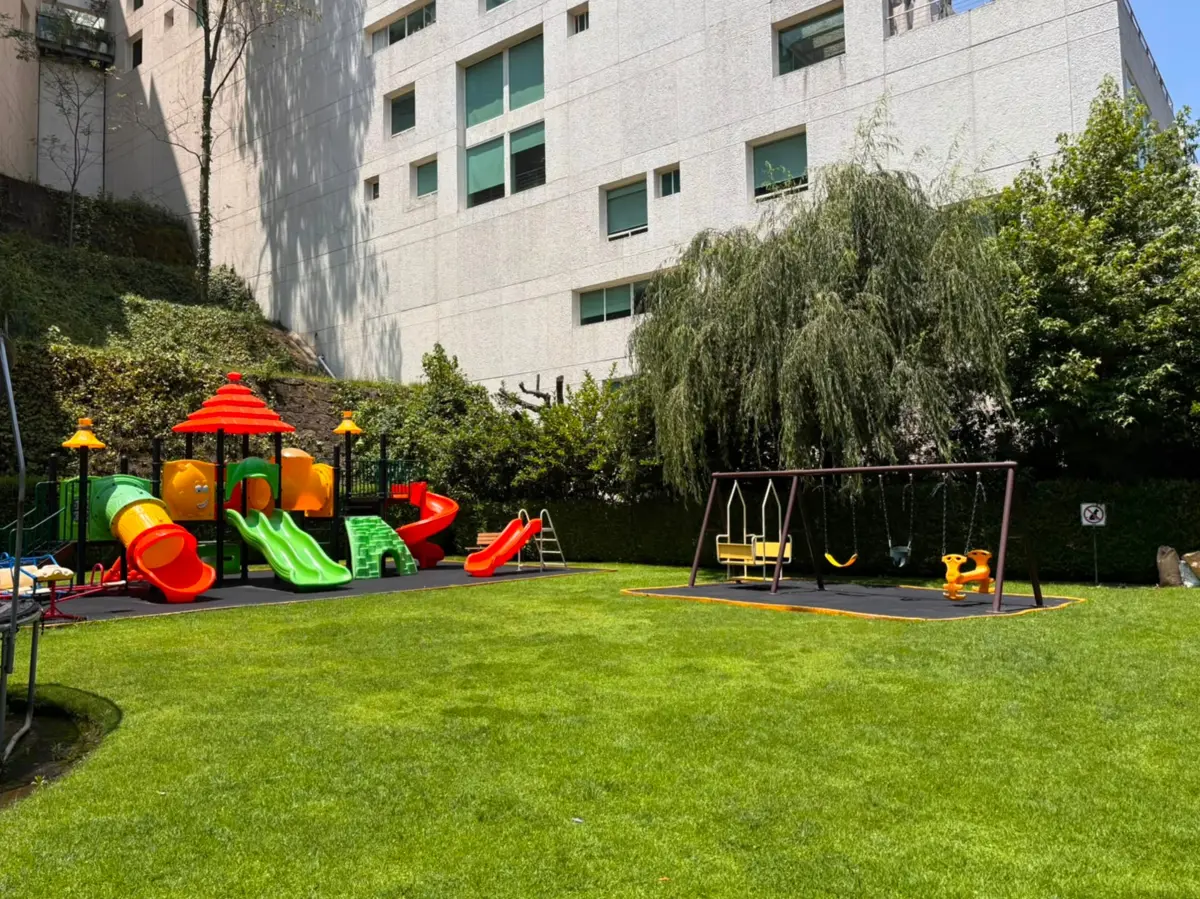 TOWN HOUSE EN VENTA EN BOSQUES DE LAS LOMAS TOWN HOUSE EN VENTA EN BOSQUES DE LAS LOMAS