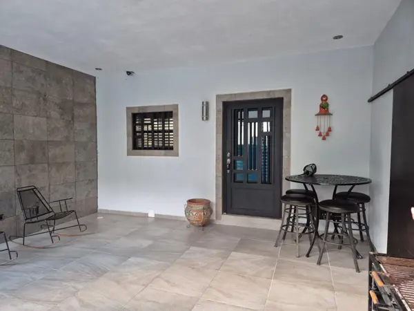 Edificio en Venta – 3 Departamentos Independientes
Jardines de la Boca