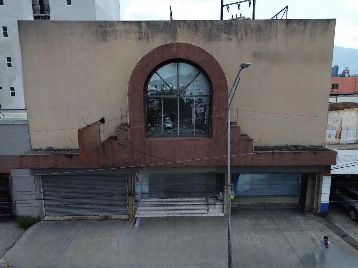 Edificio en venta en Mitras Sur, Monterrey — foto 1 de 38