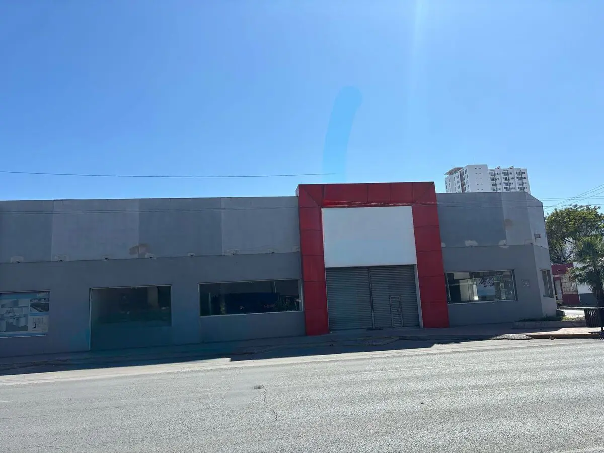 Local en renta en Industrial, Monterrey — foto 1 de 19