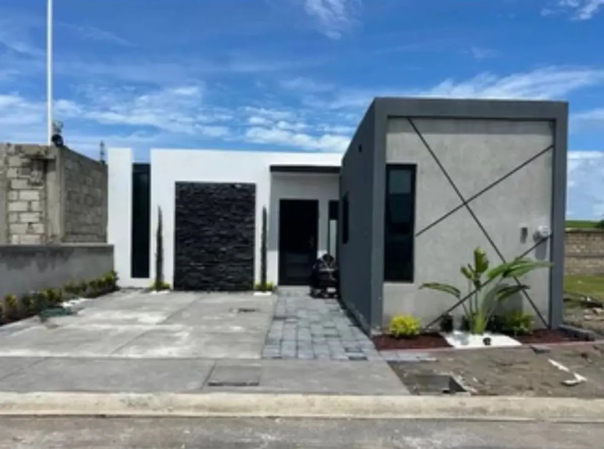 Casa en venta en Lomas de la Rioja, Alvarado — foto 1 de 6