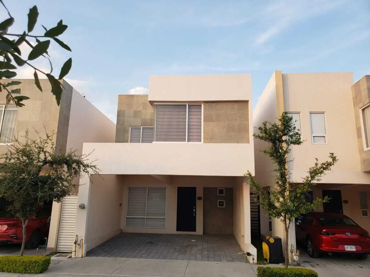 Casa en venta en Crystal Lagoons, Apodaca — foto 1 de 10