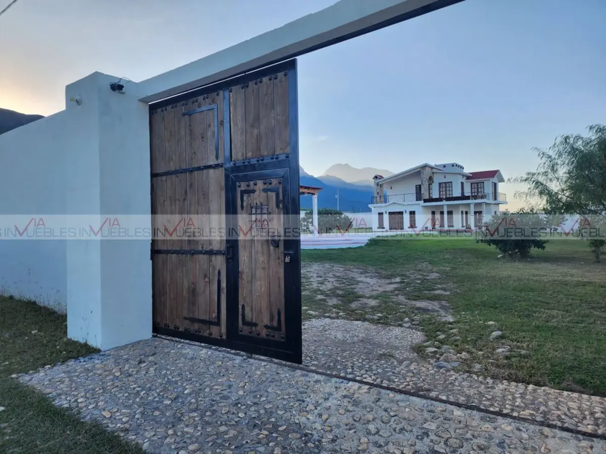 Casa en venta en Urrutias, Salinas Victoria — foto 1 de 12