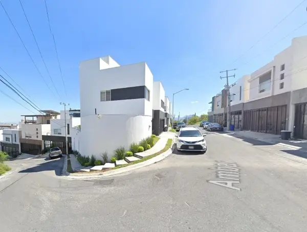 Casa en venta en Colinas de las Cumbres, Monterrey — foto 3 de 10