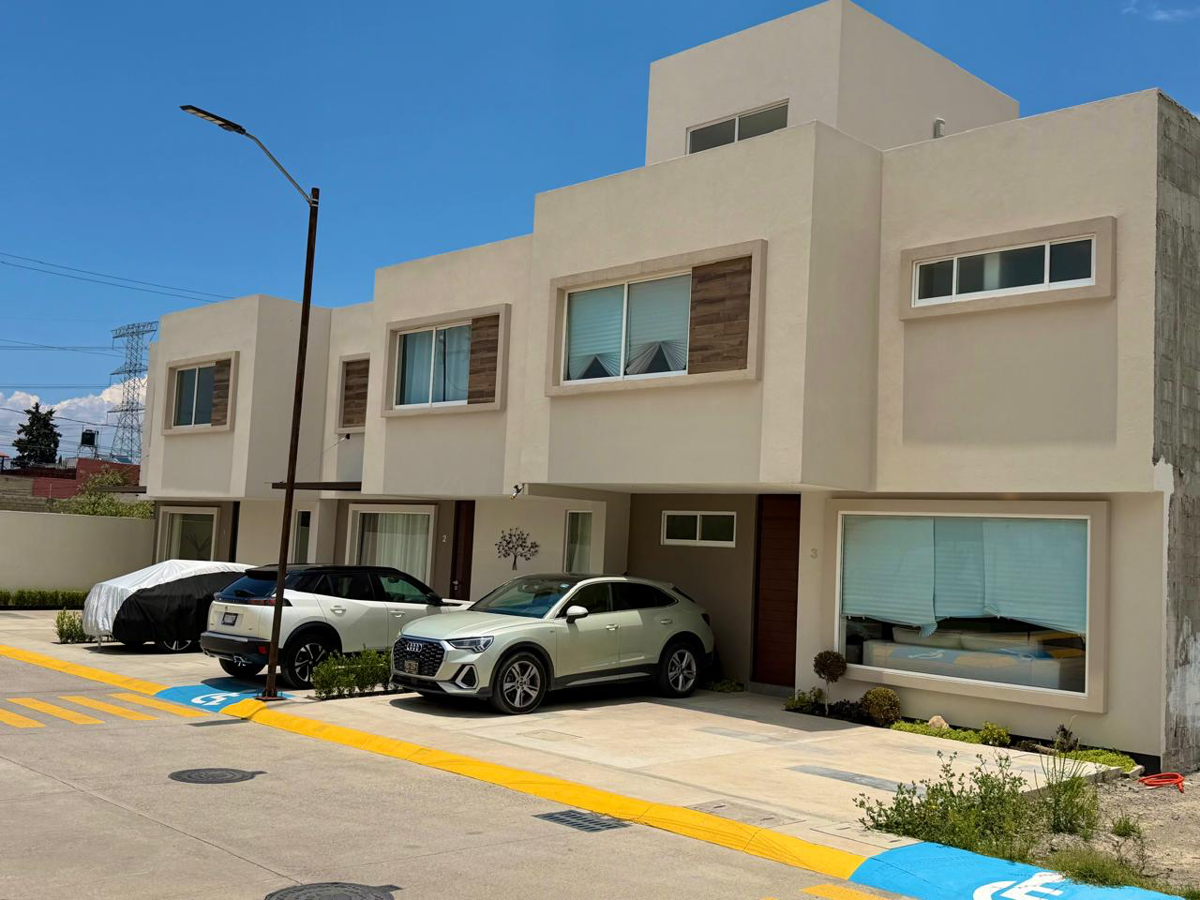 Casa en venta en San Salvador Tizatlalli, Metepec — foto 1 de 13