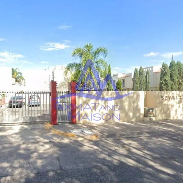Casa en Remate Hipotecario en Coto Sevilla, Zapopan - 3 Recámaras, 2.5 Baños