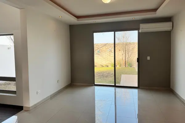Casa en venta en Las Misiones, Saltillo — foto 3 de 23