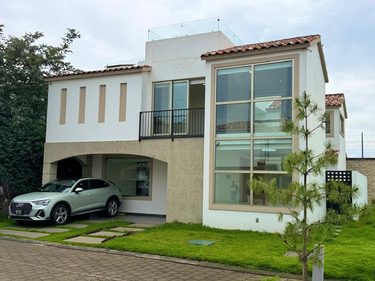 Casa en venta en Condado del Valle, Metepec — foto 1 de 19