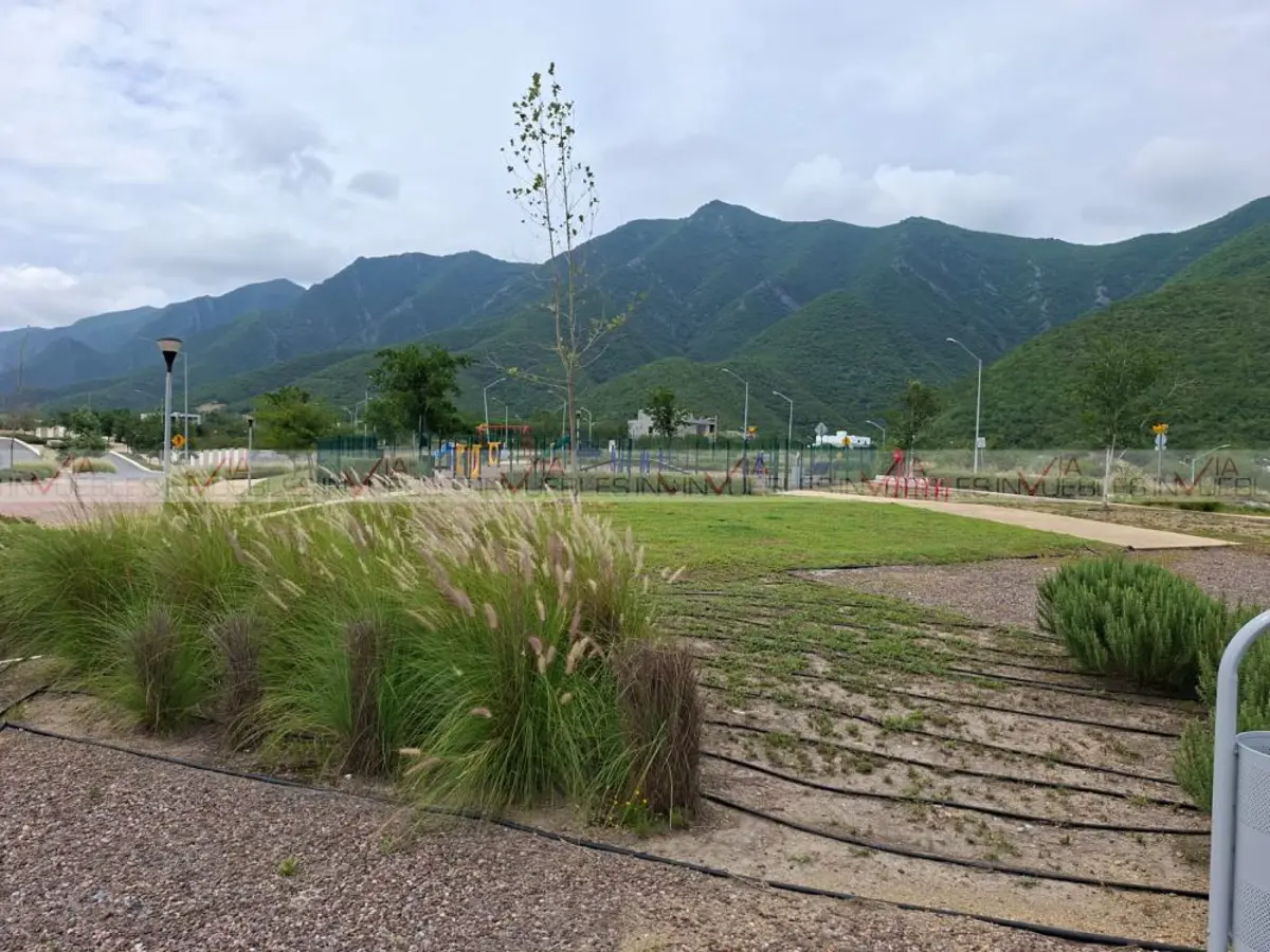 Casa en venta en Bosques de las Misiones Sector Encino, Santiago — foto 1 de 18