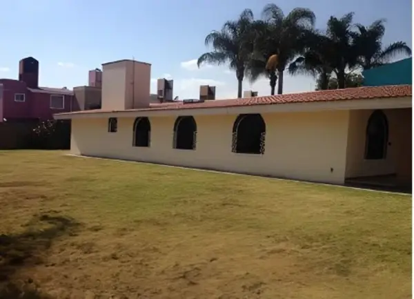 Remate: Casa en Atlixco con Gran Terreno y Espacios Amplios LAAB1