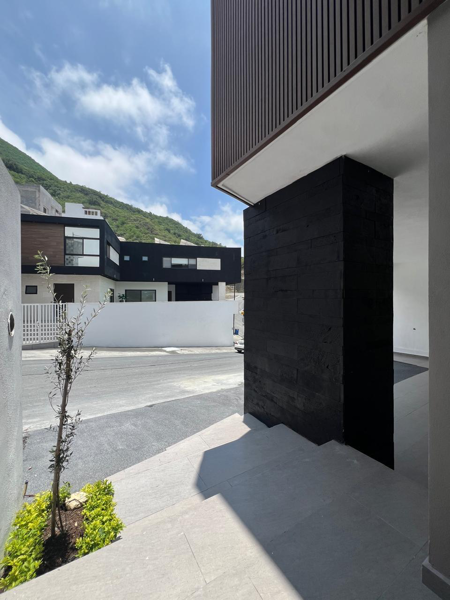 Casa en venta en Laderas Abedul, Monterrey — foto 2 de 17