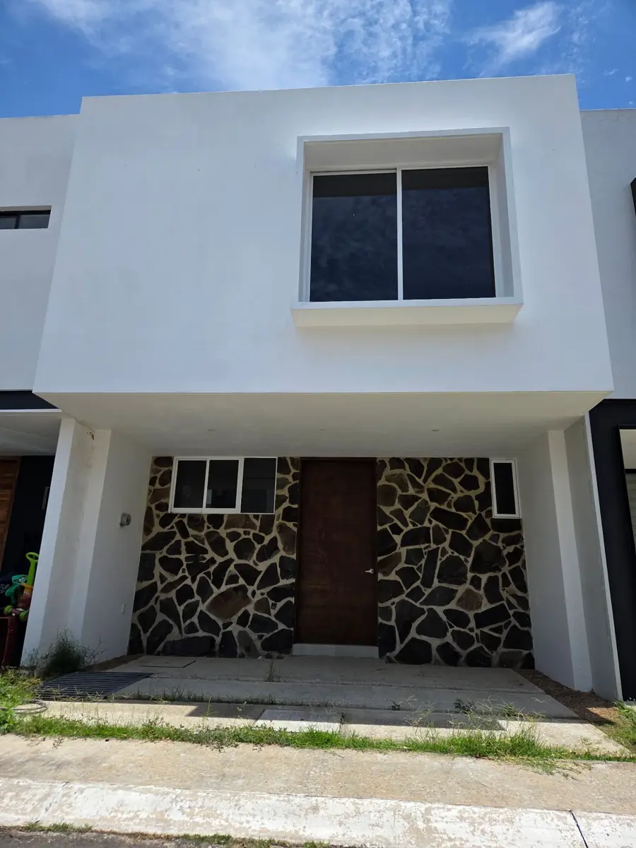 Casa en venta en La Moraleja, Zapopan — foto 1 de 14